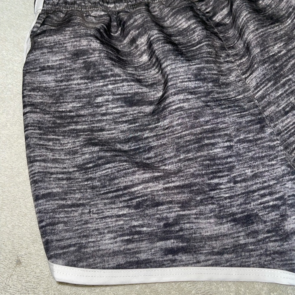 “ABERCROMBIE” BLACK & WHITE, WITH PINK LINING ATHLETIC SHORTS, GIRLS SIZE 11/12 - Picture 3 of 5